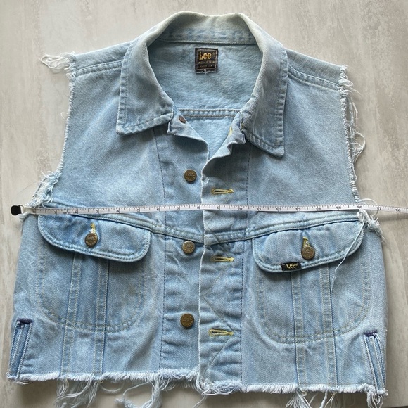 LEE Distressed Vest - Picture 3 of 13